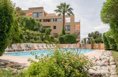 La Croix des Gardes Hotel | Résidence Villa Livia