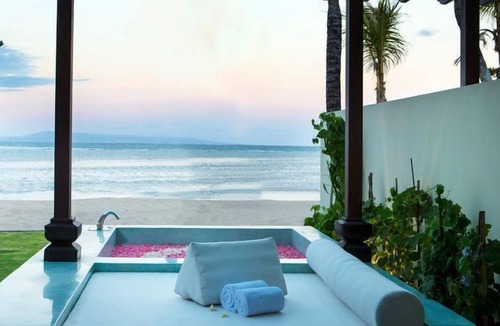 Tanjungbenoa Apartment | R 198 Elegant Suite Ocean View with Jacuzzi with Breakfast