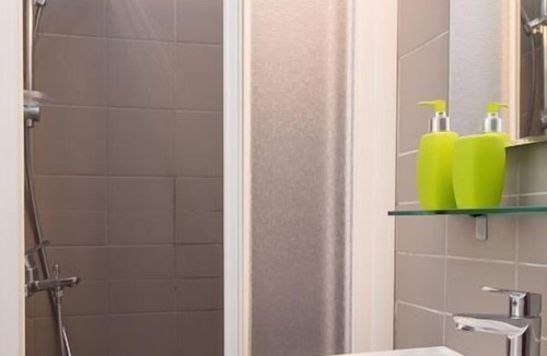 Fira Villa | R 3411 Villa Jacey With Bath Amenities ,Kitchen & Sitting Area.