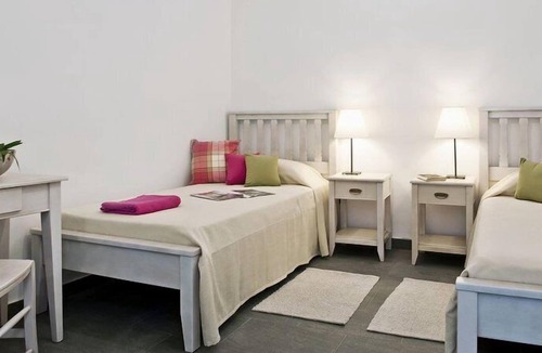 Fira Villa | R 3411 Villa Jacey With Bath Amenities ,Kitchen & Sitting Area.