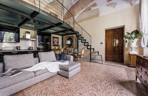 Matraia Apartment | Raphael Brigth Apartment in Historical Villa in Lucca