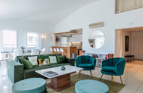 Prado - Republique Apartment | RARE! 120m² ROOFTOP 5-minute walk to downtown