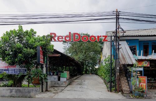 Bogor Selatan Hotel | RedDoorz at Batutulis Bogor Villa Papatong by M