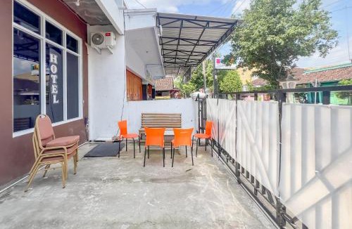 Sragen Hotel | RedDoorz at Dimens House Sragen