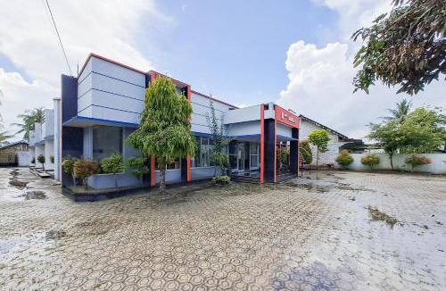 East Lampung Hostel | RedDoorz at Labuhan Maringgai Lampung 2