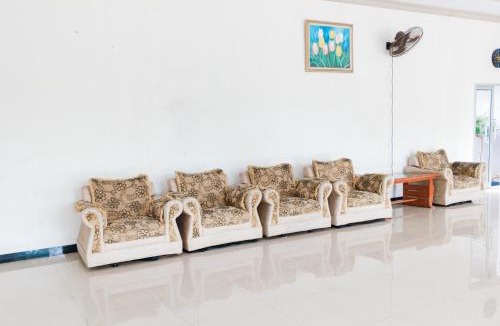East Lampung Hostel | RedDoorz at Labuhan Maringgai Lampung 2
