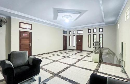 Cilegon Hotel | RedDoorz at Mamiric Guest House Syariah