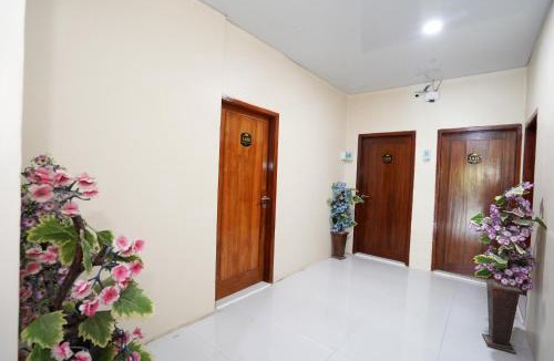 Surabaya House | RedDoorz at Medokan Rungkut Surabaya