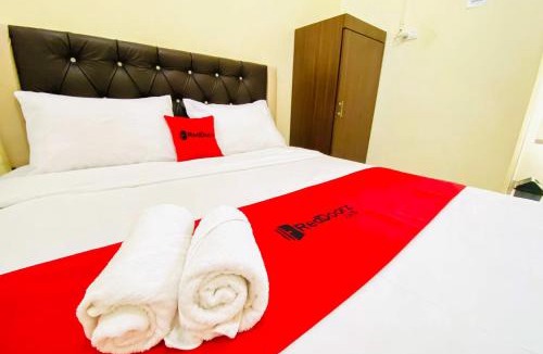 Tebing Tinggi Hotel | RedDoorz at Shine Guest House Tebing Tinggi