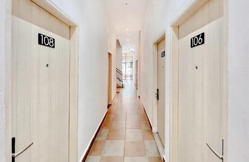 Medan House | RedDoorz at Theodore Homestay Medan