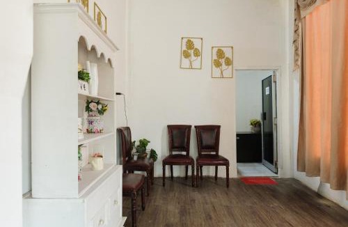 Palembang House | RedDoorz at Wisma Geka Kenten