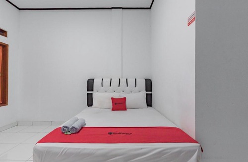 Tjimadja Hotel | RedDoorz @ Geopark Ciletuh Sukabumi