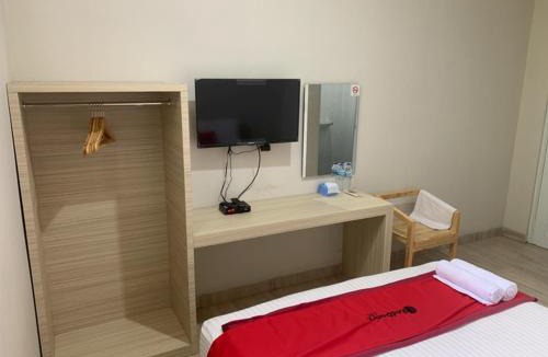 Purbalingga Hotel | RedDoorz near Alun Alun Purbalingga
