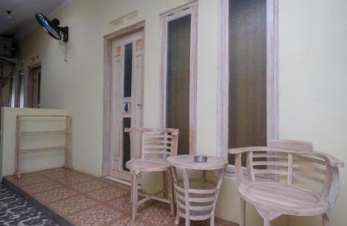 Bandengan Hotel | RedDoorz near Alun Alun Jepara