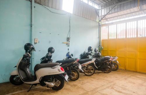 Bandengan Hotel | RedDoorz near Alun Alun Jepara