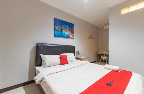 Baranangsiang House | RedDoorz near Botani Square Mall