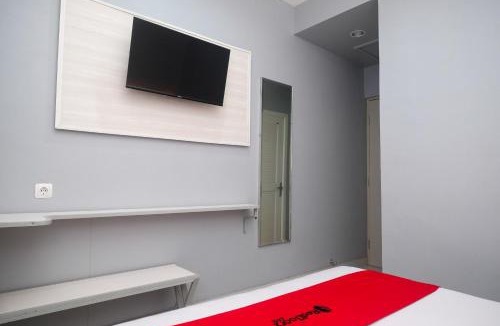 Batang Hotel | RedDoorz near Exit Tol Pekalongan