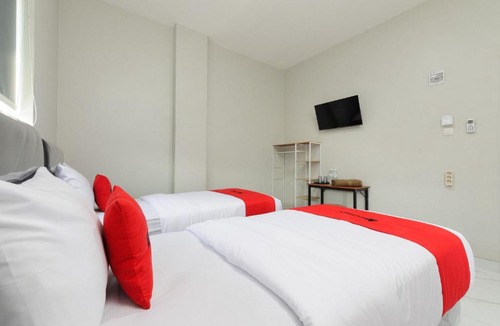 Rajabasa Hotel | RedDoorz near GSG UNILA Lampung