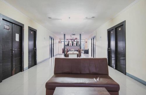 Sunter House | RedDoorz near ITC Cempaka Mas
