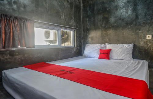 Hargomulyo Hotel | RedDoorz near Jumbo Mall Sragen