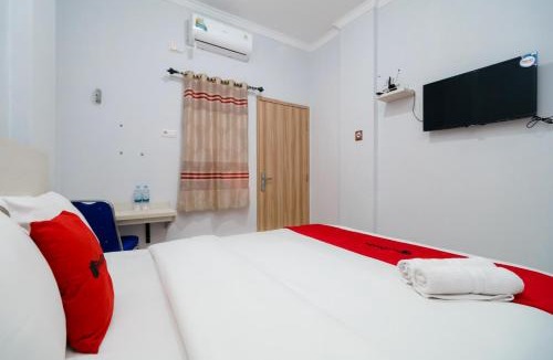 Pangandaran Hotel | RedDoorz near Pantai Barat Pangandaran 2