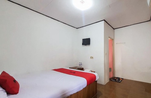 Ujung Genteng Hotel | RedDoorz near Pantai Ujung Genteng 2