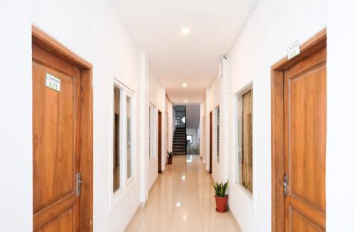 Batu Hotel | RedDoorz near Taman Rekreasi Selecta