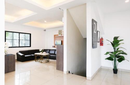 Batu Hotel | RedDoorz near Taman Rekreasi Selecta