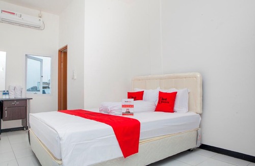 Setiabudi Hotel | RedDoorz Near Telkom Corporate University