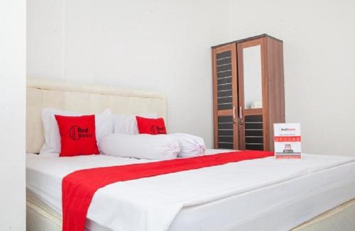 Setiabudi Hotel | RedDoorz Near Telkom Corporate University