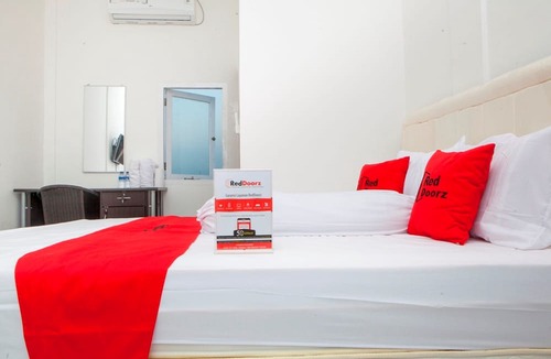 Setiabudi Hotel | RedDoorz Near Telkom Corporate University