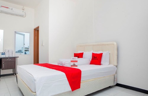 Setiabudi Hotel | RedDoorz Near Telkom Corporate University
