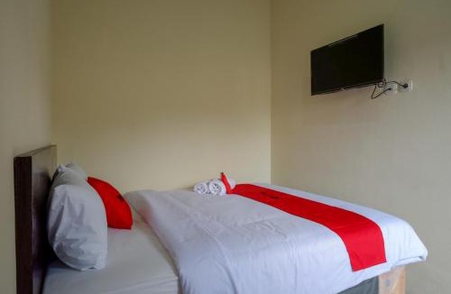 Wonosobo Hostel | RedDoorz near Terminal Mendolo Wonosobo