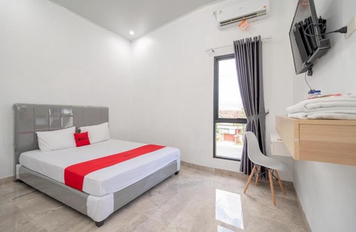 Rajabasa Hotel | RedDoorz near Tugu Coklat Pesawaran Lampung