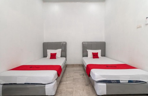 Rajabasa Hotel | RedDoorz near Tugu Coklat Pesawaran Lampung