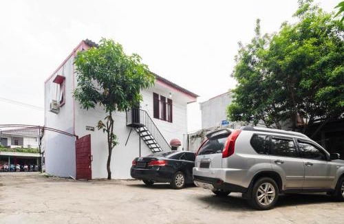 South Tangerang House | RedDoorz near Universitas Pamulang