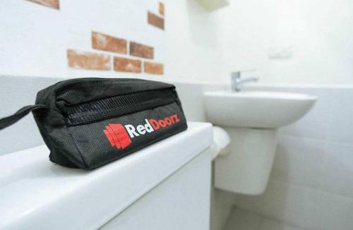 Dinoyo Hotel | RedDoorz Plus @ Karangploso