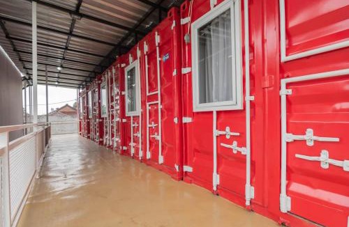 Parongpong Hotel | RedDoorz Plus near Lembang Park & Zoo