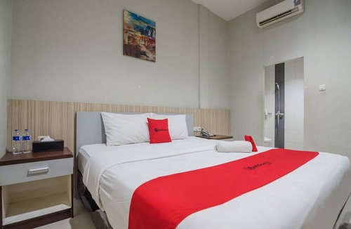 Jambi Hotel | RedDoorz Plus near Simpang Rimbo Jambi