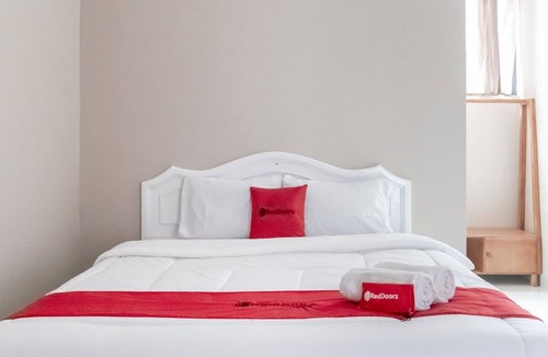 South Tambun Hotel | RedDoorz Plus near Tambun Station