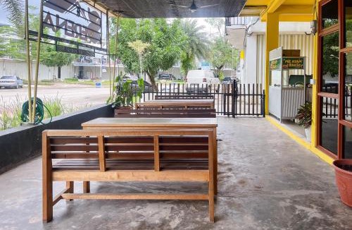 Batam Hotel | RedDoorz Plus near Tembesi Batu Aji Batam