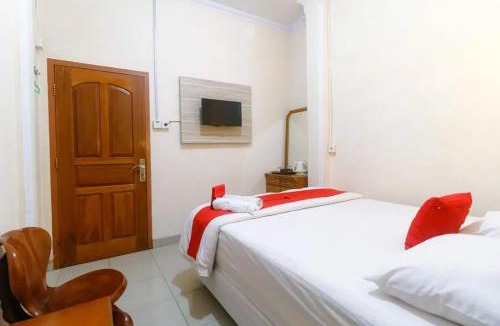 Jambi House | RedDoorz Plus near WTC Batanghari Mall