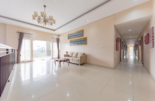 Cisarua Hotel | RedDoorz Premium @ Griya Inkoppabri Cisarua Puncak