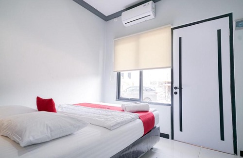 Bandar Lampung Hotel | RedDoorz Syariah At Jalan Endro Suratmin Lampung