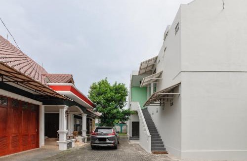 Bekasi Hotel | RedDoorz Syariah at Kampung Sawah Jatimurni Bekasi