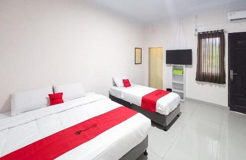 Mandau Hotel | RedDoorz Syariah at Wisma Seroja Indah Duri