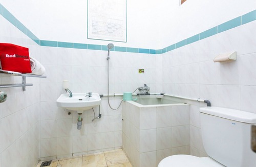 Magelang Hotel | RedDoorz Syariah near Alun Alun Magelang