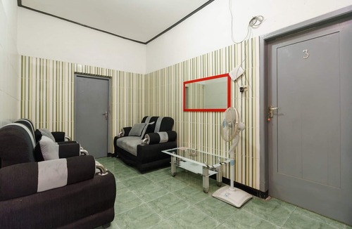 Babakan House | RedDoorz Syariah near Ciledug Station