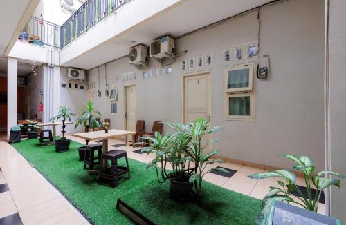 Kalimalang House | RedDoorz Syariah near Grand Kota Bintang
