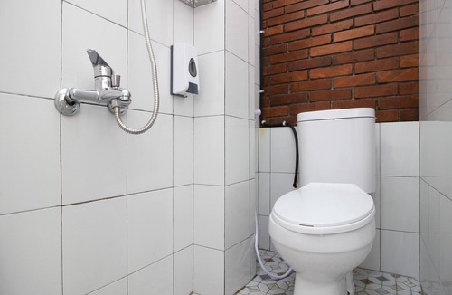 Mertoyudan Hotel | RedDoorz Syariah near Akmil Magelang